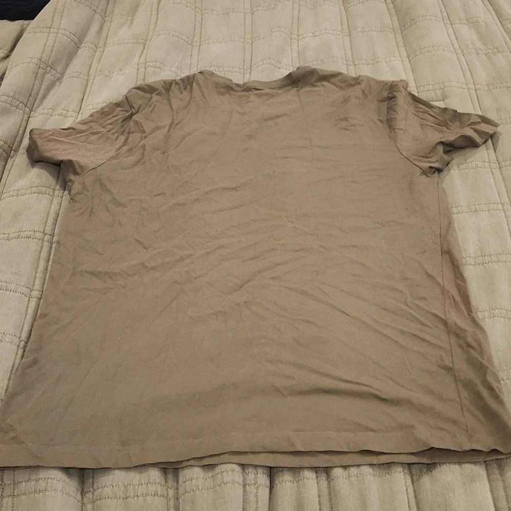 Banana Republic Men's Taupe Graphic Tee Size XL!